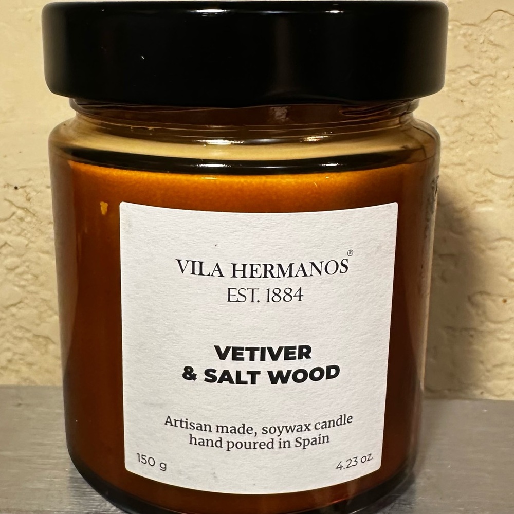 Vila Hermanos Vetiver & Salt Wood Candle 4oz